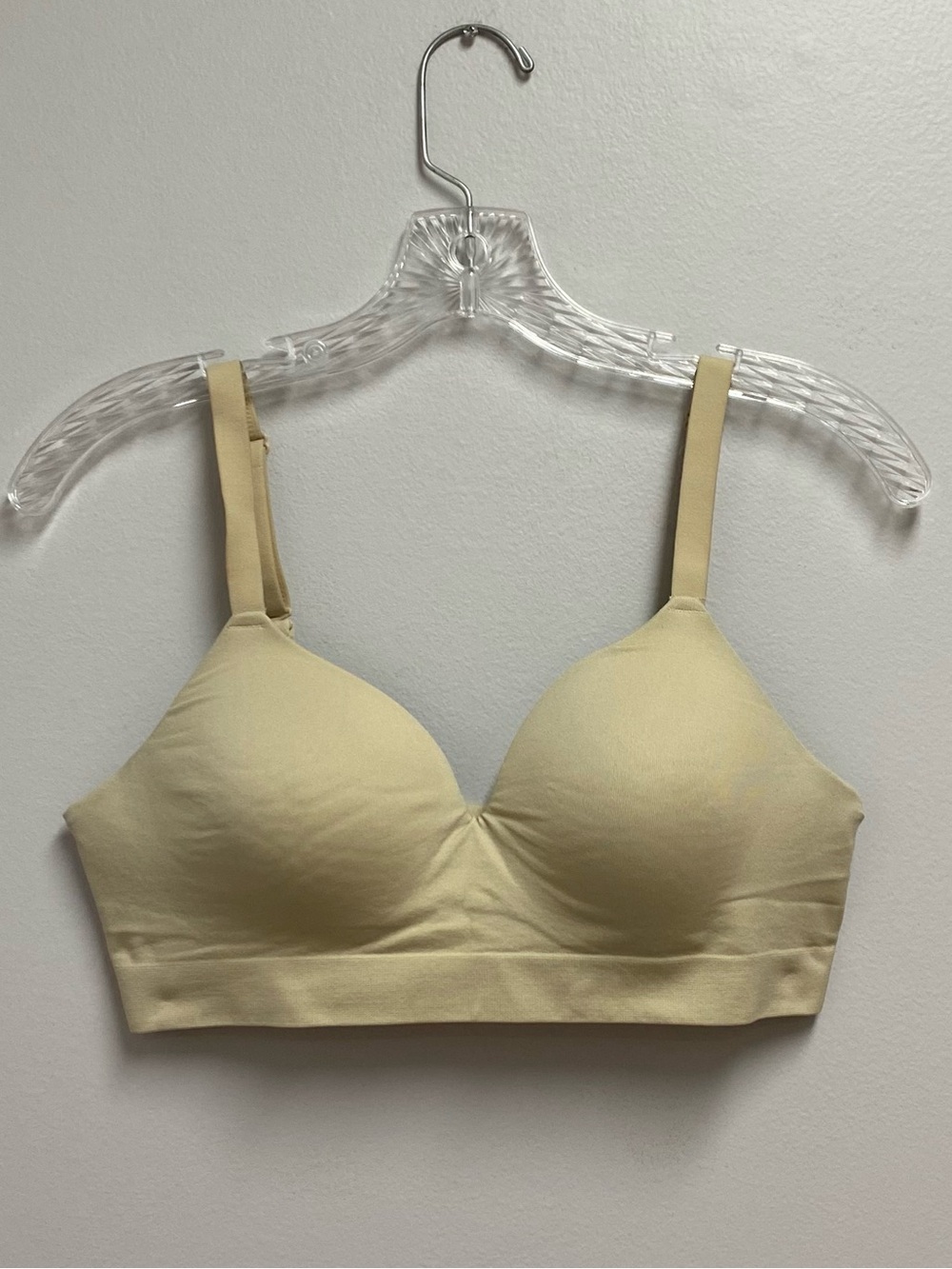 Seamless Light Beige SOFT Wireless Bra from Body & Bra size medium 34C/D
